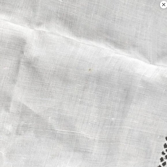 Vintage White Linen Table Runner Cutwork Design 33" x 17"  Cottage Farmhouse - Picture 4 of 9